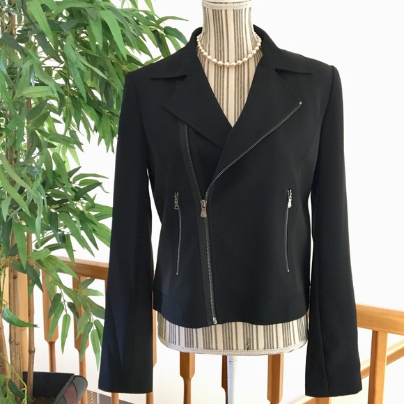 Tahari Black Blazer Size Medium - Picture 4 of 11